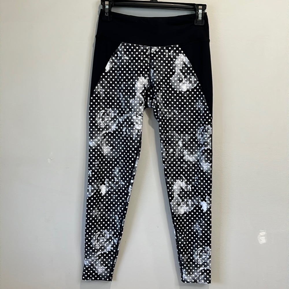 BETSEY Johnson leggings size S